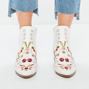 Festival White Floral Embroidered Booties